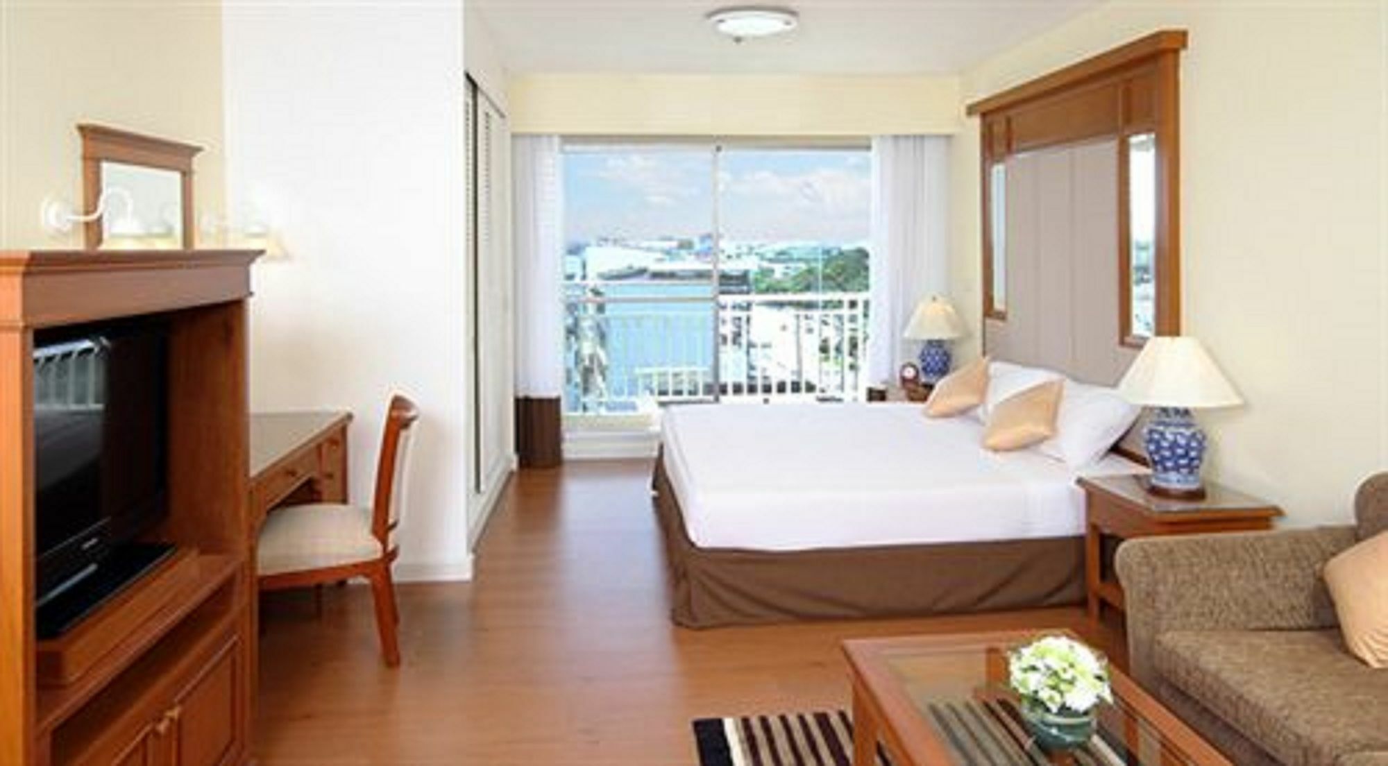 Kameo Grand Hotel & Serviced Apartment, Rayong Dış mekan fotoğraf