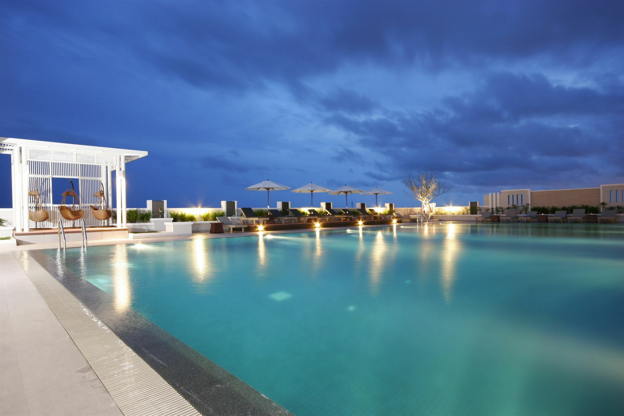 Kameo Grand Hotel & Serviced Apartment, Rayong Dış mekan fotoğraf