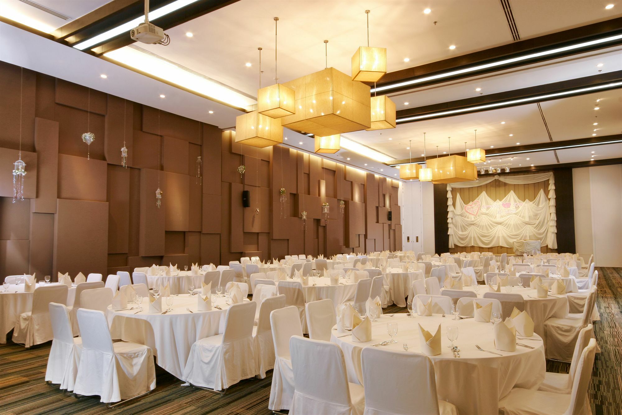 Kameo Grand Hotel & Serviced Apartment, Rayong Dış mekan fotoğraf
